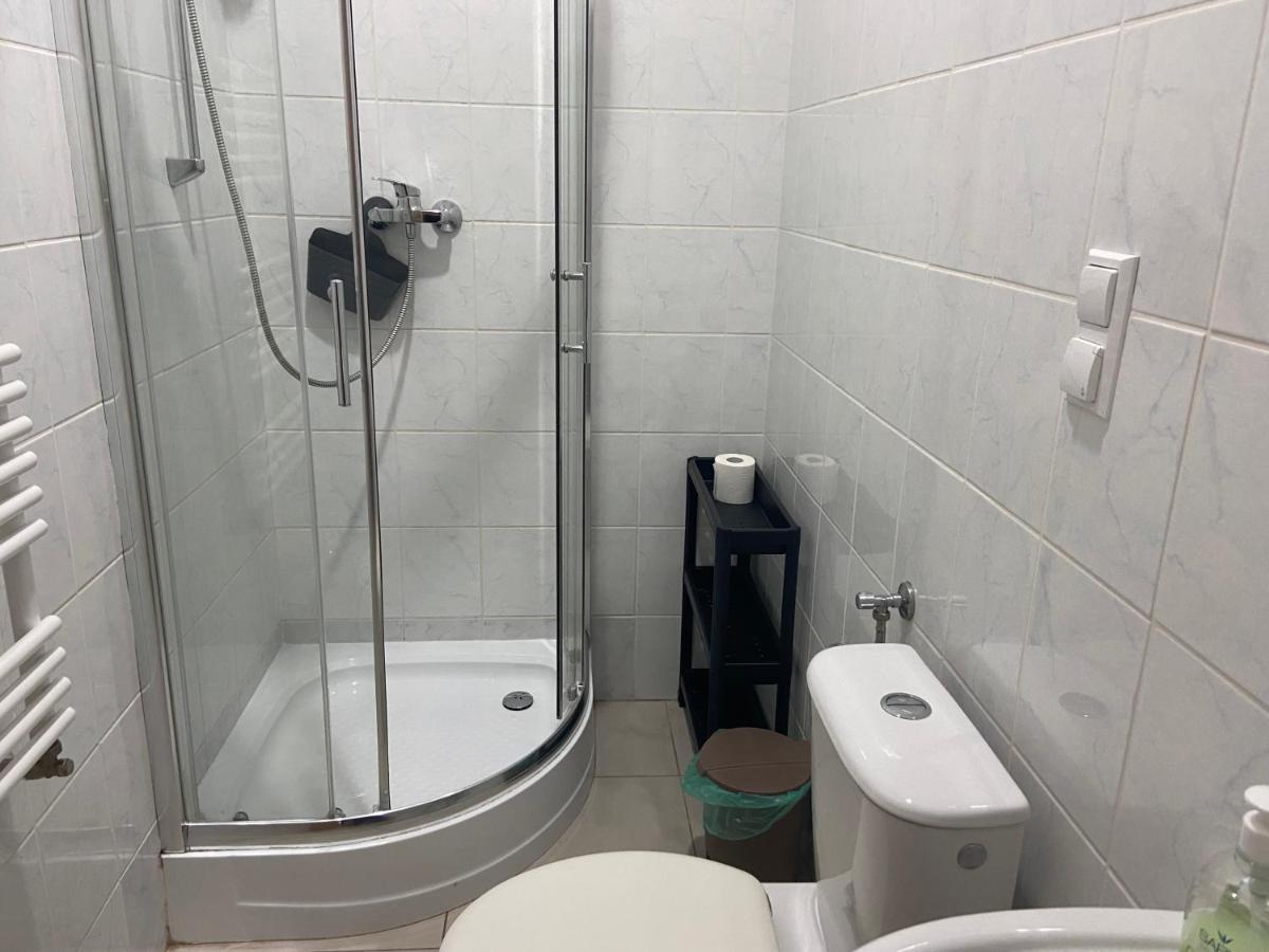 Zolta Walizka Gosciniec Hotel Podrzewie Buitenkant foto